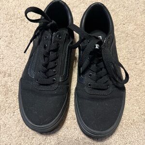 Like New kids size 2 - Vans Kids' Ward Low Top Sneaker